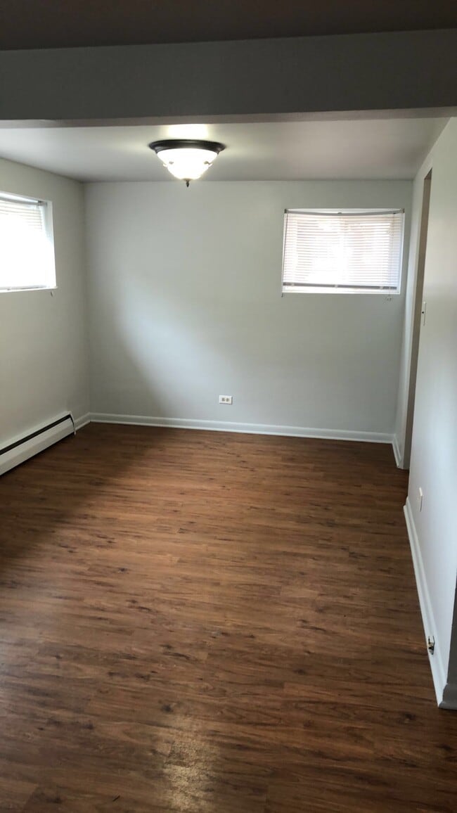 9117 Lawler Ave, Unit 1 in Skokie, IL - Building Photo - Building Photo