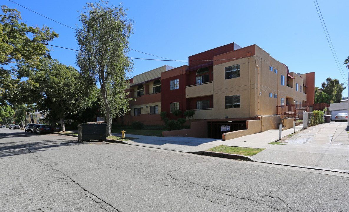 1010 Raleigh Apartments in Glendale, CA - Foto de edificio