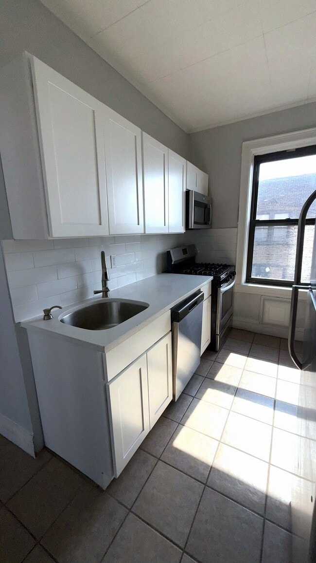 930-Berkeley Manor, LLC in Bayonne, NJ - Building Photo - Building Photo