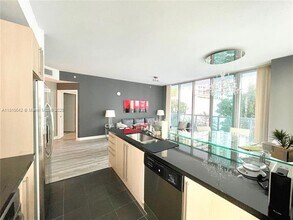 79 SW 12th St, Unit 1006-S in Miami, FL - Building Photo - Building Photo