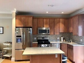 252 Gold St in Boston, MA - Building Photo - Building Photo