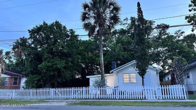 property at 846 Baker Ave