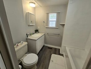 11211 East Bay Rd in Gibsonton, FL - Building Photo - Building Photo