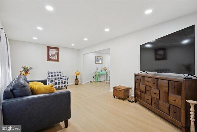 127 Toledo Ln in Willingboro, NJ - Building Photo - Building Photo