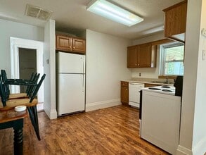 424 W 8th St in York, NE - Foto de edificio - Building Photo