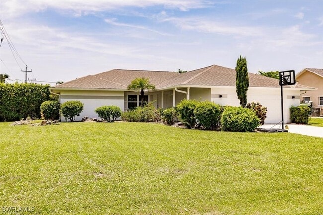 96 Wickliffe Dr in Naples, FL - Building Photo - Building Photo