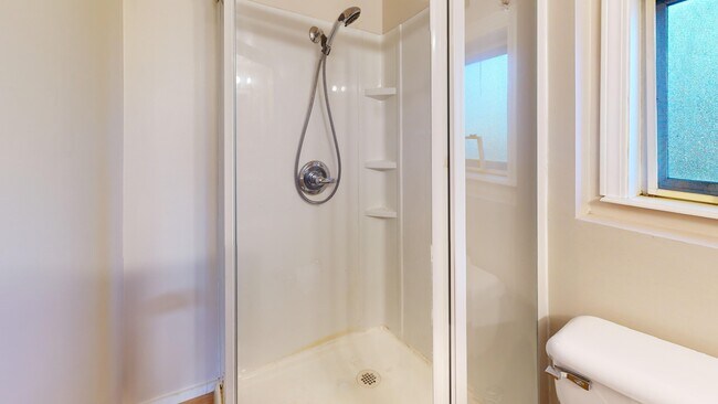 2280 McMullen Ave in Vancouver, BC - Building Photo - Building Photo