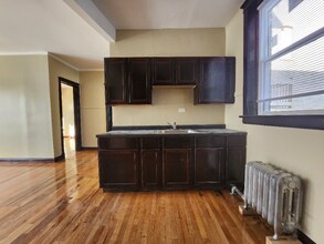 953 N Pine Ave in Chicago, IL - Foto de edificio - Building Photo