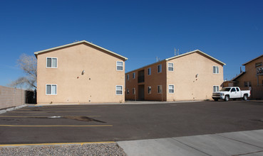 3413-3417 Vail Ave SE in Albuquerque, NM - Building Photo - Building Photo