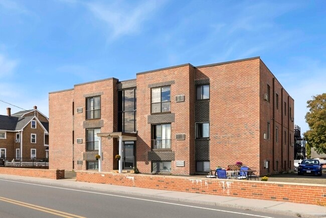 property at 222 Winthrop Shore Dr