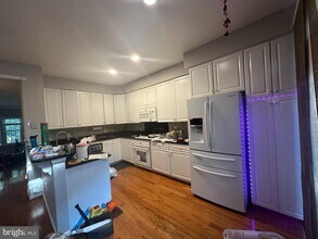 3006 Fallswood Glen Ct in Falls Church, VA - Building Photo - Building Photo