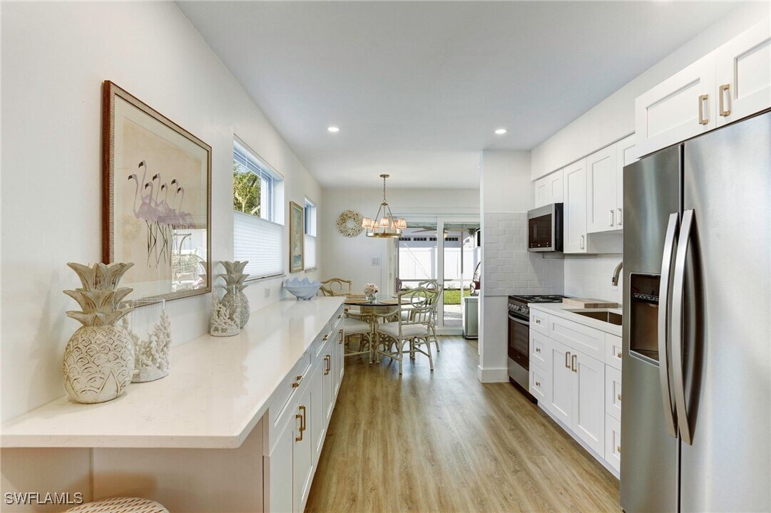 1793 Smugglers Cove in Naples, FL - Building Photo