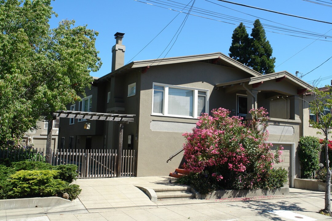 452-454 42nd St in Oakland, CA - Foto de edificio