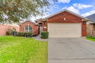 16718 Mackenzie Mesa Dr in Spring, TX - Foto de edificio - Building Photo