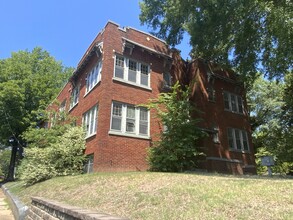 907 N Highland Ave in Jackson, TN - Building Photo - Building Photo