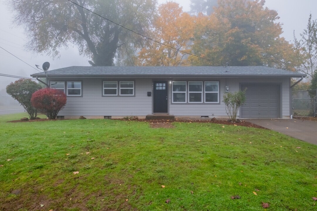 3497 Felton St S in Salem, OR - Building Photo