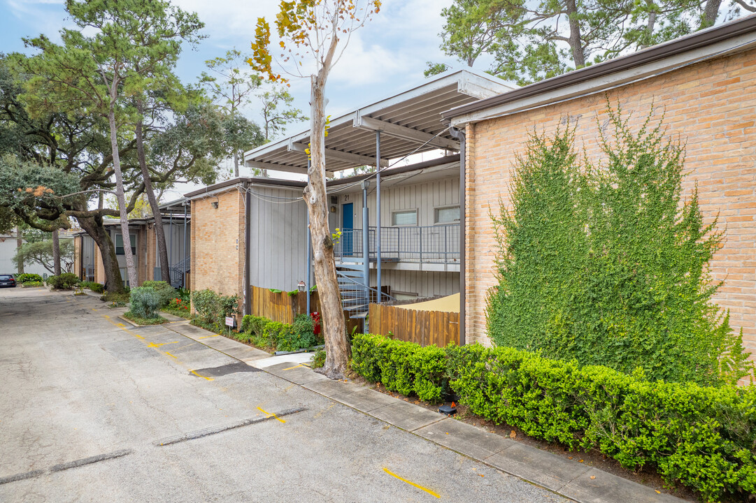 Treehouse Condos in Houston, TX - Building Photo