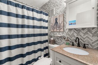 12 Cox Ct in Beverly, MA - Building Photo - Building Photo