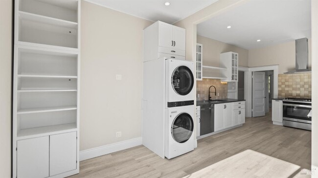 713 Sir Francis Drake Blvd in San Anselmo, CA - Building Photo - Building Photo