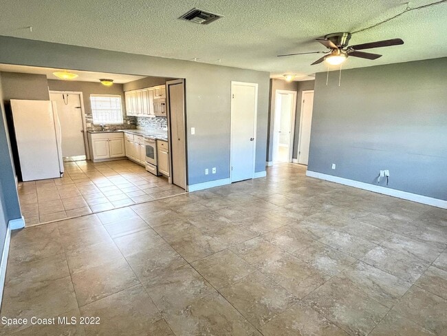 95 Lucas Rd in Merritt Island, FL - Foto de edificio - Building Photo