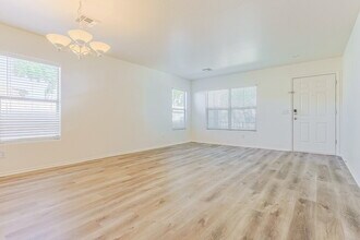 3113 W Hayden Peak Dr in San Tan Valley, AZ - Building Photo - Building Photo