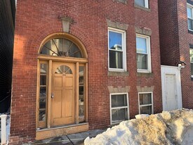 184 London St, Unit 1 in Boston, MA - Building Photo