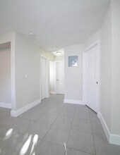 1126 NE 16th Pl in Fort Lauderdale, FL - Building Photo - Building Photo