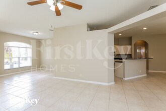 2322 Renfro Ave in North Port, FL - Foto de edificio - Building Photo