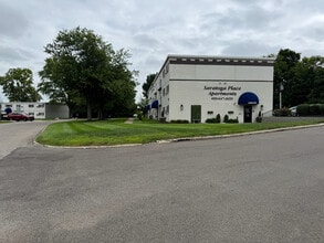 Saratoga Place Apartments & Townhomes in Erlanger, KY - Building Photo - Building Photo