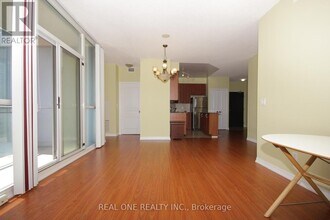225-2225 Webb Dr in Mississauga, ON - Building Photo - Building Photo