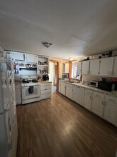 109 Pelham Rd in Amherst, MA - Building Photo - Building Photo