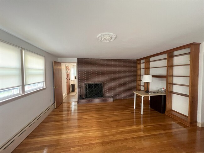 19 Cresthill Rd, Unit #1 in Boston, MA - Building Photo - Building Photo