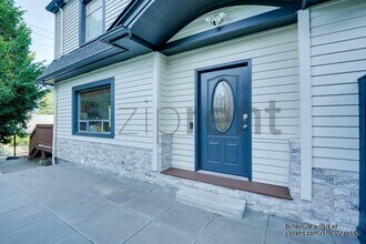 6541 20th Ave NE in Seattle, WA - Building Photo - Building Photo