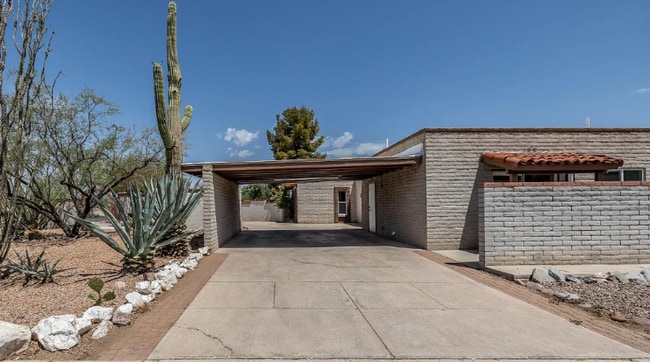 8771 E Old Spanish Trail in Tucson, AZ - Building Photo - Building Photo