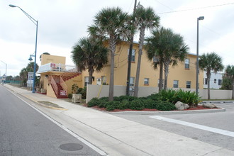 919 N Atlantic Ave in Daytona Beach, FL - Building Photo - Building Photo