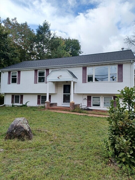 23 Clifton Ave in Brockton, MA - Building Photo