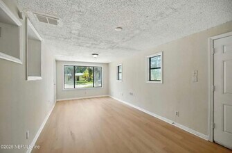 1841 Debutante Dr in Jacksonville, FL - Building Photo - Building Photo