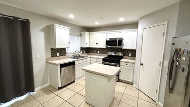 111 Quail Run Dr in Seagoville, TX - Building Photo - Building Photo