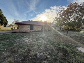 1891 N Bend Rd in Weatherford, TX - Building Photo - Building Photo