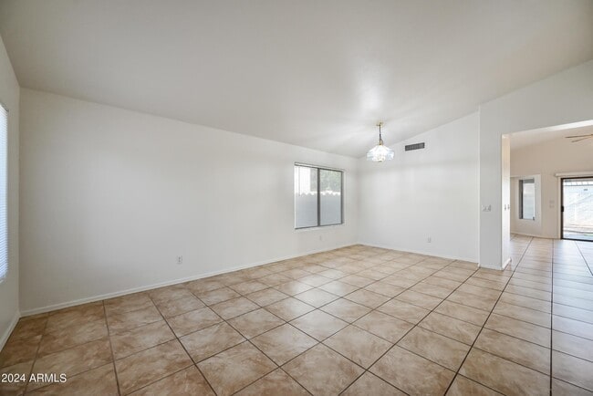 1843 E Tremaine Ave in Gilbert, AZ - Building Photo - Building Photo
