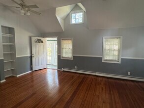 110 N Country Rd, Unit B in Port Jefferson, NY - Building Photo - Building Photo