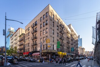 58-60 Elizabeth St in New York, NY - Foto de edificio - Primary Photo