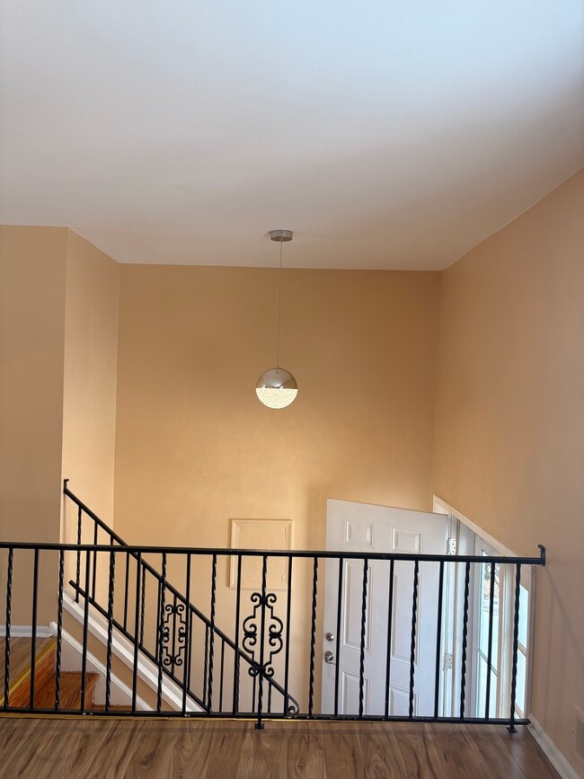 910 Logwood Rd in Capitol Heights, MD - Foto de edificio - Building Photo