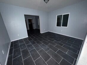 524 S Soto St in Los Angeles, CA - Foto de edificio - Building Photo