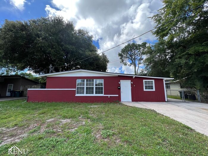 10864 Indies Dr N in Jacksonville, FL - Building Photo