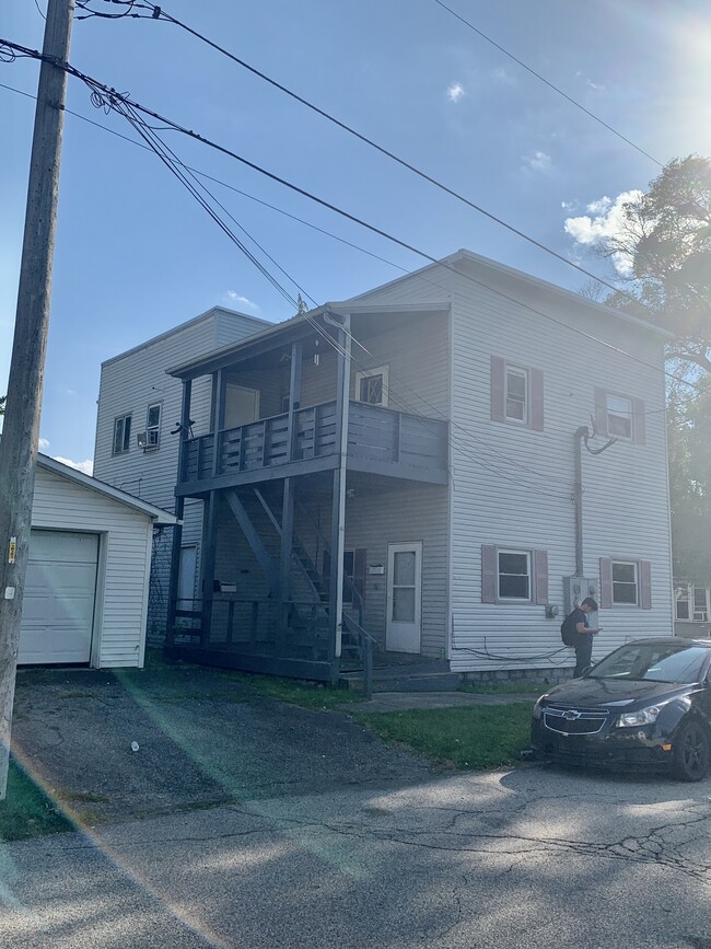 34 Auburn Ave Apartments and Nearby Shelby Apartments For Rent Shelby, OH