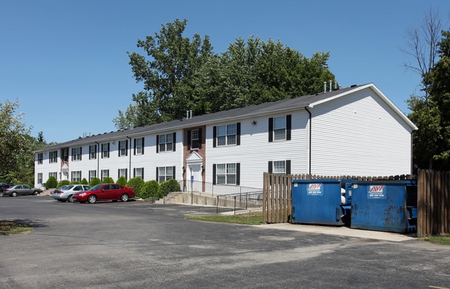 Brookforest Apartments in Temperance, MI - Foto de edificio - Building Photo