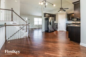 1605 Cove Dr in Raymore, MO - Building Photo - Building Photo