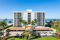 Gulf View Beach Club in Naples, FL - Building Photo - Building Photo