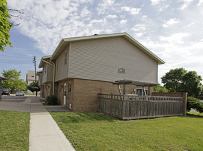 2006-2028 W Vliet St in Milwaukee, WI - Foto de edificio - Building Photo